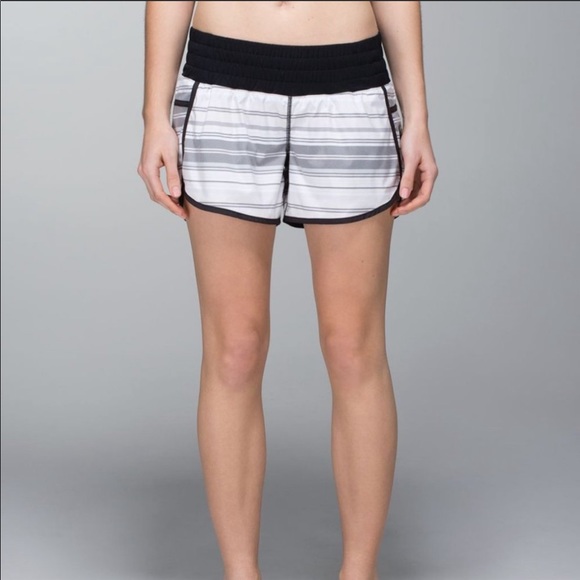Lululemon Tracker Shorts Black and White strip 10